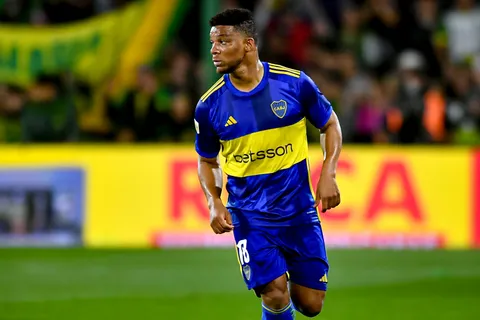Frank Fabra hizo un anuncio junto a su familia en las redes: "Listos para la aventura"