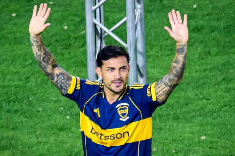 Los medios internacionales, maravillados con la presentación de Leandro Paredes en Boca: "La Bombonera es un espectáculo absurdo"