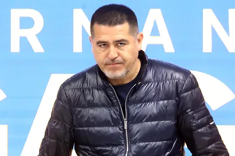 No vendrá a Boca: Riquelme quiso a Adonis Frías en este mercado, pero ahora será compañero de Neymar