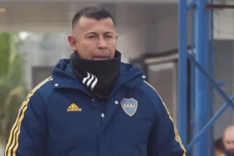 La decisión de Almirón con el plantel de Boca tras el golpazo en Mendoza