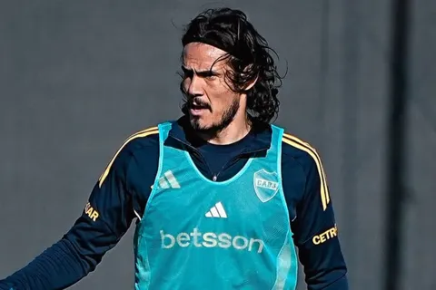 Edinson Cavani evalúa operarse: en qué consiste la cirugía que buscará eliminar su lesión lumbar