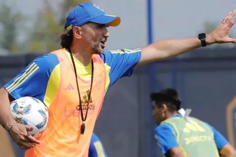Diego Martínez podría utilizar como volante de marca en Boca a Milton Delgado