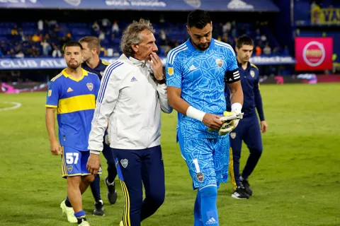 Almirón explicó la capitanía de Chiquito Romero: "Me doy cuenta..."