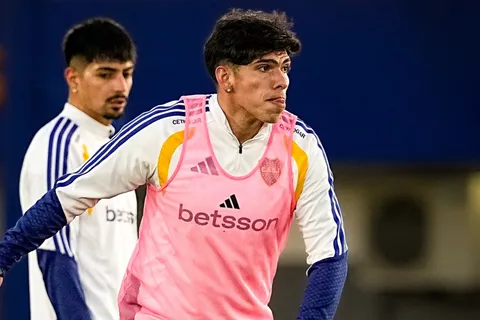 Qué le pasó a Carlos Palacios y por qué quedó afuera del partido ante O'Higgins