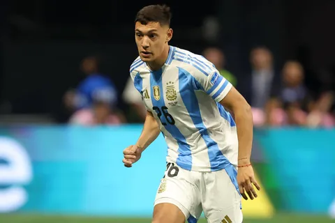Inesperado: Nahuel Molina nombró a uno de los mejores entrenadores que tuvo en Boca y sorprendió a todos