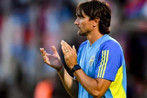 Va de arranque: Diego Martínez pone a Mauricio Benítez en el duelo de Boca ante Defensa