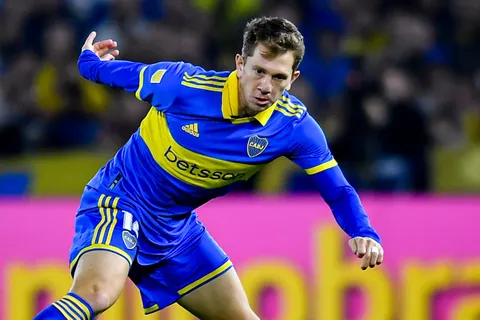 Esteban Rolón se fue libre de Boca, quedó sin equipo y ahora lo quiere Aldosivi