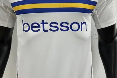 Blanca, azul y oro: la nueva camiseta suplente de Boca para el 2024/25