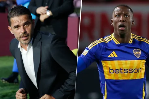 Gago analiza castigar a Luis Advíncula en Boca tras su expulsión ante Vélez