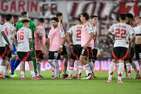 ¿Se pierde el Superclásico? Paulo Díaz se lesionó a semanas del partido contra Boca