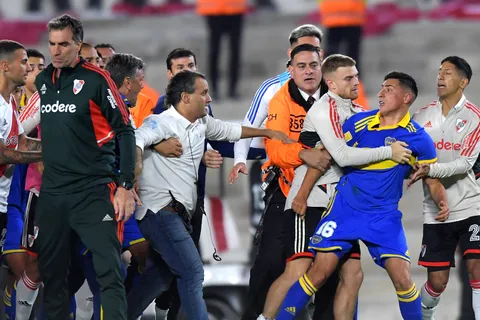 VIDEO | El gesto que desató la polémica en el final del Boca-River