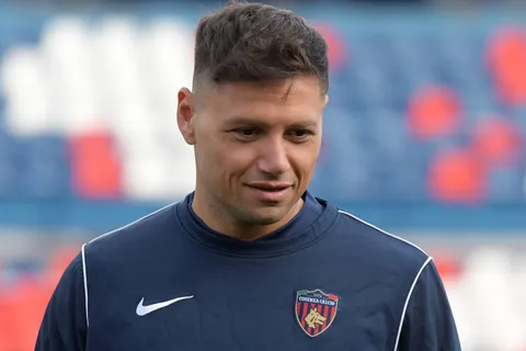 Ex Boca |  Mauro Zárate jugaría Blooming de Bolivia con una insólita cláusula de salida
