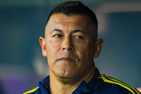 Benedetto y Merentiel: el sorpresivo equipo que confirmó Almirón vs. Arsenal