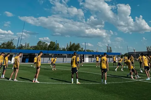 ¿Sorprende Úbeda? El jugador que podría resolver el problema del lateral derecho en Boca
