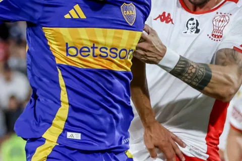 Fernando Gago borró a Gary Medel de la semifinal contra Vélez y su futuro parece sentenciado
