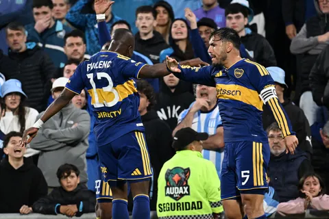 Paredes le regaló el premio del jugador del partido a Valencia.