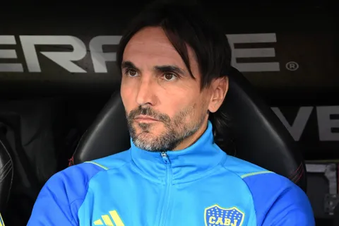 Diego Martínez decidió que Jorman Campuzano sea defensor para el duelo vs. Atlético Tucumán
