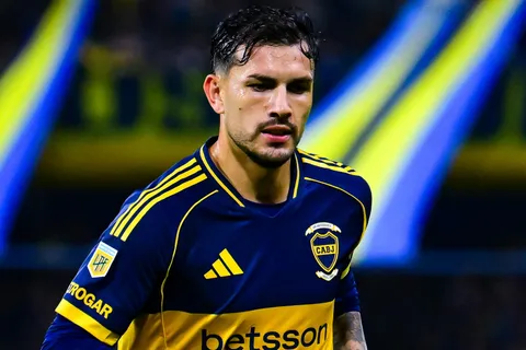 No se vio: el gesto de fastidio de Leandro Paredes en el segundo gol de Defensa y Justicia