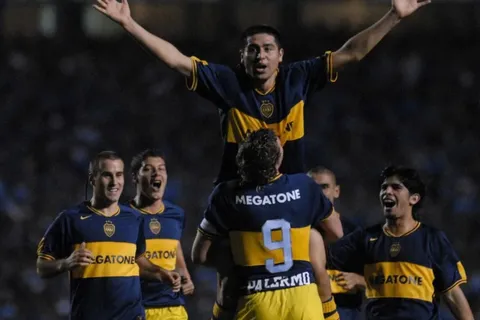 No falta nadie: uno de los campeones de América más queridos por la gente también fue invitado por Riquelme