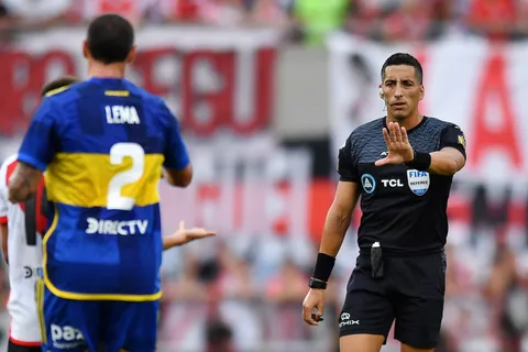 Yael Falcón Pérez explicó por qué no expulsó a Franco Armani tras el golpe a Cristian Lema: "Si hubo algo..."