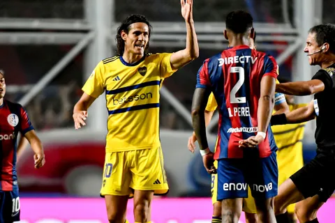La cuenta oficial de Cavani publicó un tuit y todos los comentarios de los hinchas fueron con el mismo pedido