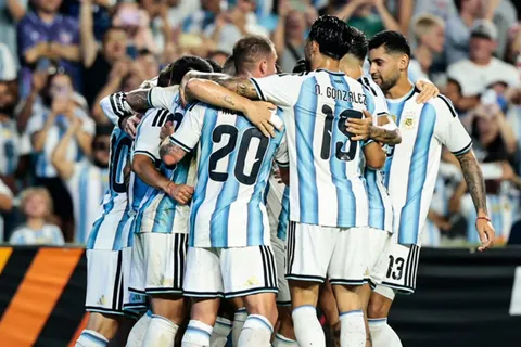Sin Paredes y con dos exBoca, el probable equipo de la Selección Argentina ante Argelia