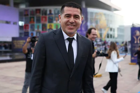 Boca ofertó 6 millones: Riquelme avanza para cerrar a Marino Hinestroza
