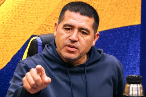 Riquelme no se resigna: Valentín Gómez es "casi imposible", pero igual va por él