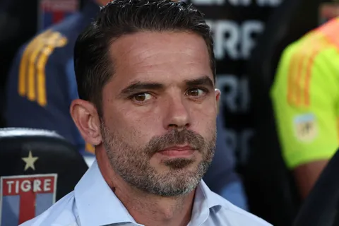 Dilema en Boca: Gago quiere sacar a Nicolás Figal, pero no puede porque no tiene cómo reemplazarlo