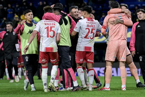 Con una predicción y un tema de Ricardo Arjona: las picantes gastadas de la cuenta oficial de Huracán a Boca