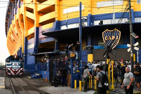 Elecciones en Boca: tres socios aseguran que no firmaron la denuncia que busca cambiar la fecha
