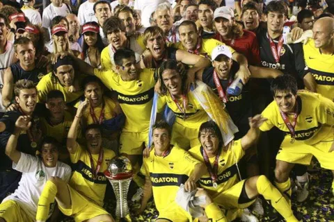 Josué Ayala salió campeón con Boca y ahora compartirá equipo con Mouche en la Copa Potrero
