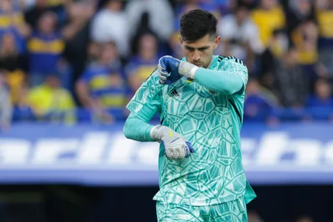 Si Boca inscribe a Rossi en la Libertadores, ¿le impide jugarla con Flamengo a partir de julio?