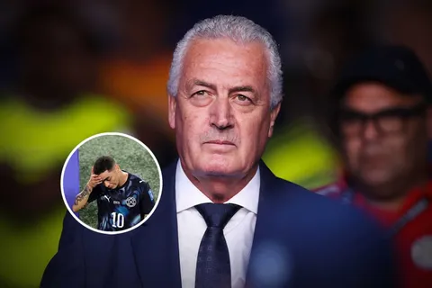 La broma de Gustavo Alfaro a Miguel Almirón por su expulsión: "Le hubieses dicho..."