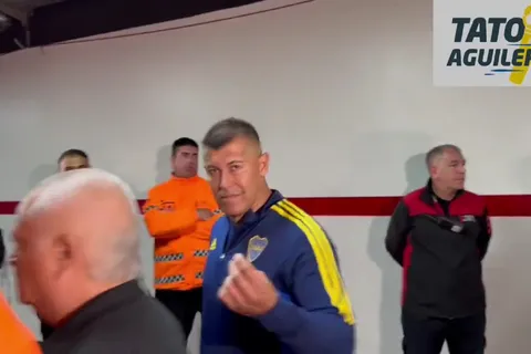 Video | El gesto de Almirón cuando le consultaron sobre el penal que cobró Herrera en el Superclásico