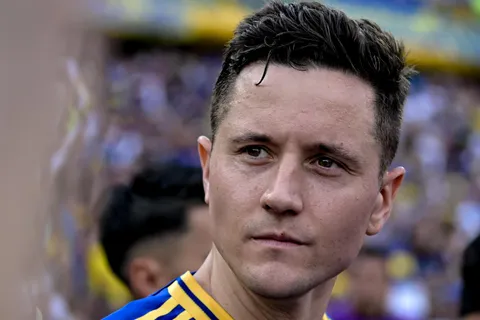 Boca medita hacerle un "contrato por productividad" a Ander Herrera: ¿cambian los términos?