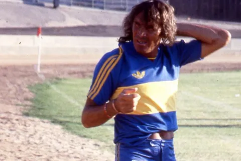 Historia imperdible: el día en que el Hugo "Loco" Gatti jugó de nueve en Boca