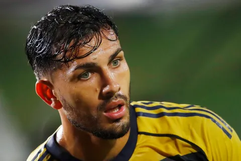 Habló Paredes: por qué decidió jugar ante Talleres y su postura por no poder jugar ante Independiente