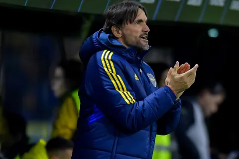 El tremendo elogio de Diego Martínez a Gary Medel: "Es un entrenador dentro de la cancha"