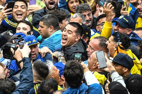 Riquelme ganó una elección histórica en Boca y será presidente hasta 2027