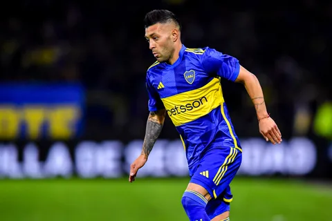 ¿Juega Janson? Los motivos de Almirón para ponerlo de titular vs. Palmeiras
