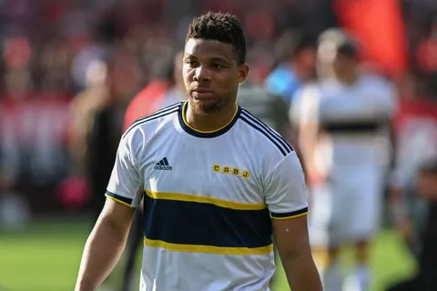 Frank Fabra recibió una noticia desde Colombia que complica sus planes a futuro
