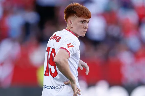 Los hinchas de Sevilla se sorprendieron con el debut del Colo Barco: "Si sigue así..."