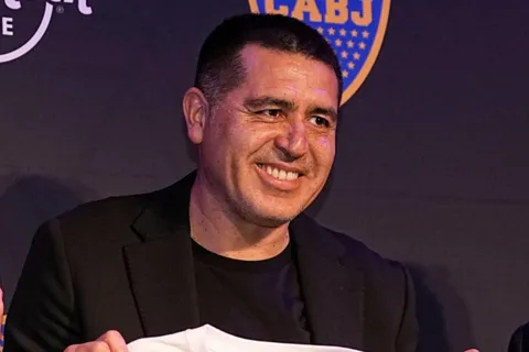 Riquelme vuelve a buscar en Boca a Marino Hinestroza y Lucas Villalba