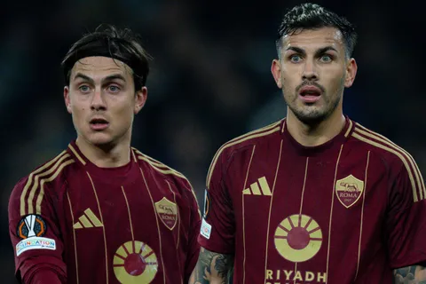 Leandro Paredes y Dybala en la Roma