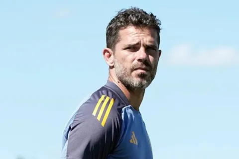 Fernando Gago armó dos equipos con 4-3-3: las formaciones que probó el DT de Boca de cara a Central Córdoba