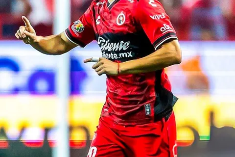 Llegó a Boca desde Europa, le fue mal y ahora busca relanzarse en México: qué es de la vida de Ezequiel Bullaude
