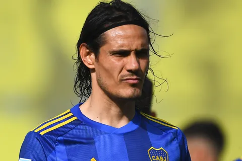 Cavani tuiteó a horas del Boca-River y se llenó de reacciones de los hinchas xeneizes