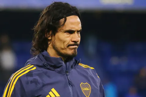 ¿Descartado contra Belgrano? Revelaron cómo es la situación de Edinson Cavani en Boca tras su nueva lesión