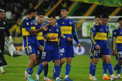 ¿Siguen las bajas? Gary Medel podría no jugar ante Talleres por molestias